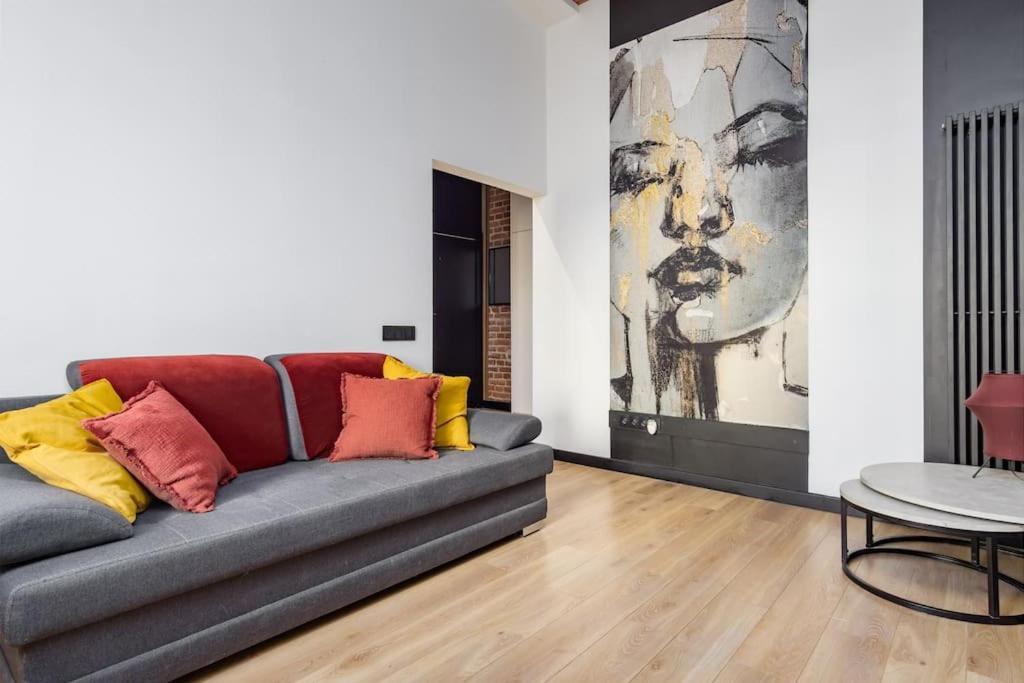 Apartment Jaracza 6 B *